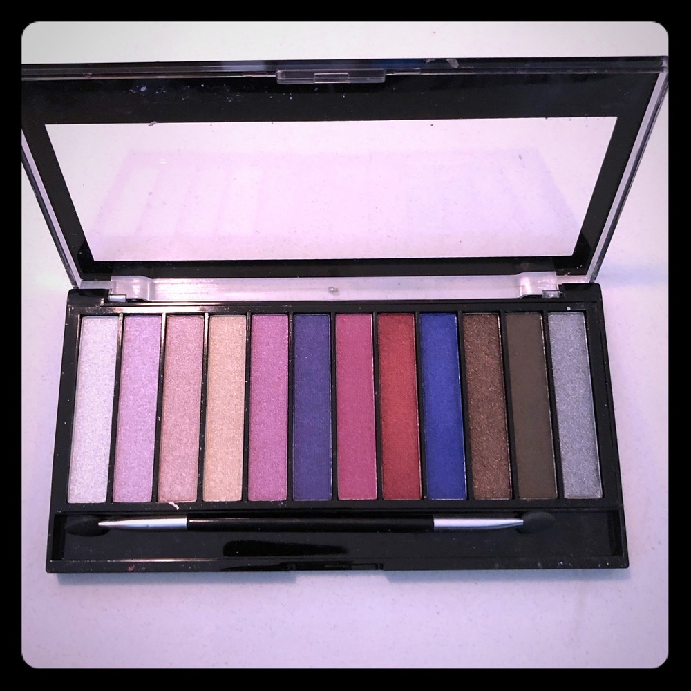 ‼️Make up revolution palette‼️